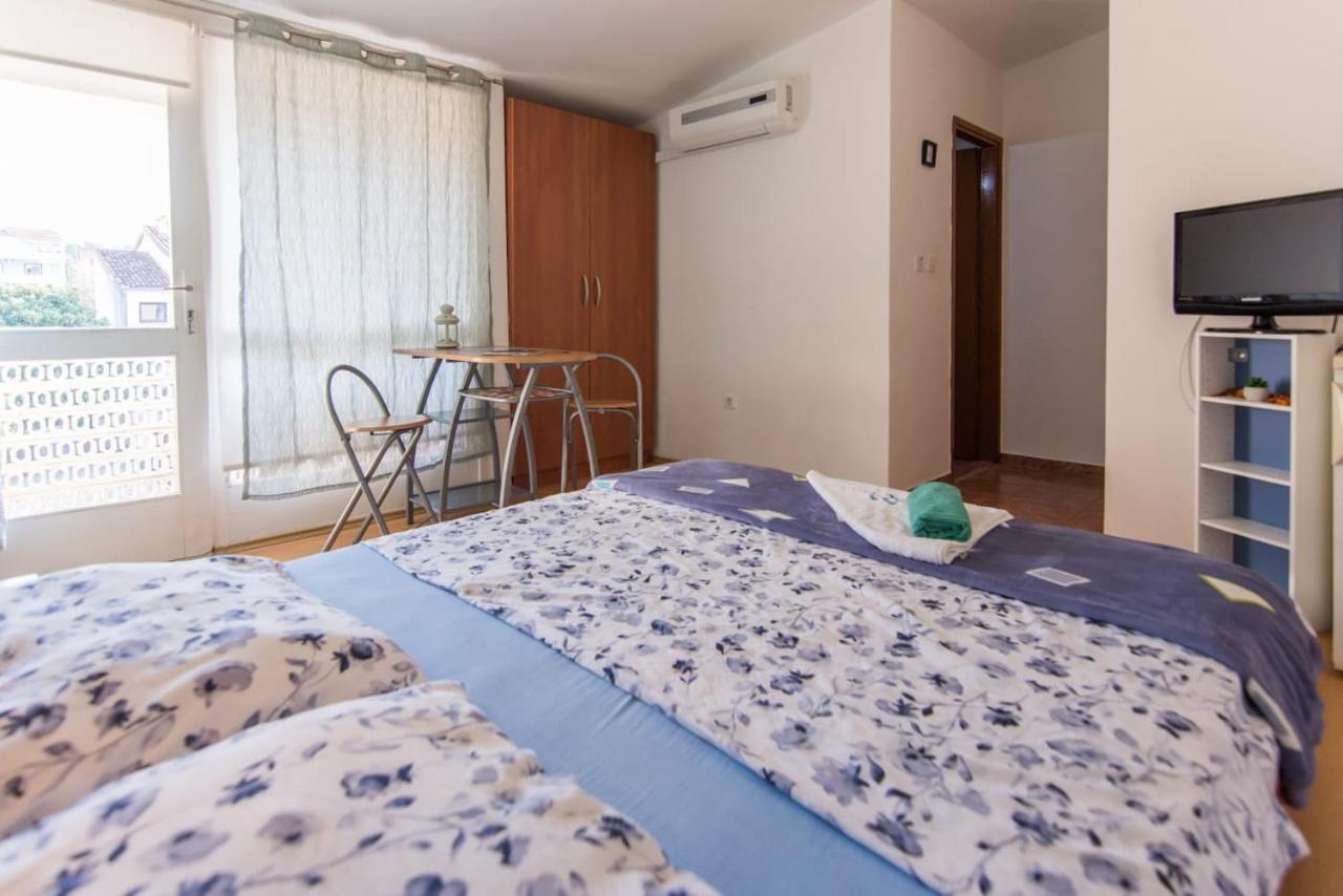 Sobe Rolo Uz More Hotel Biograd Na Moru Buitenkant foto