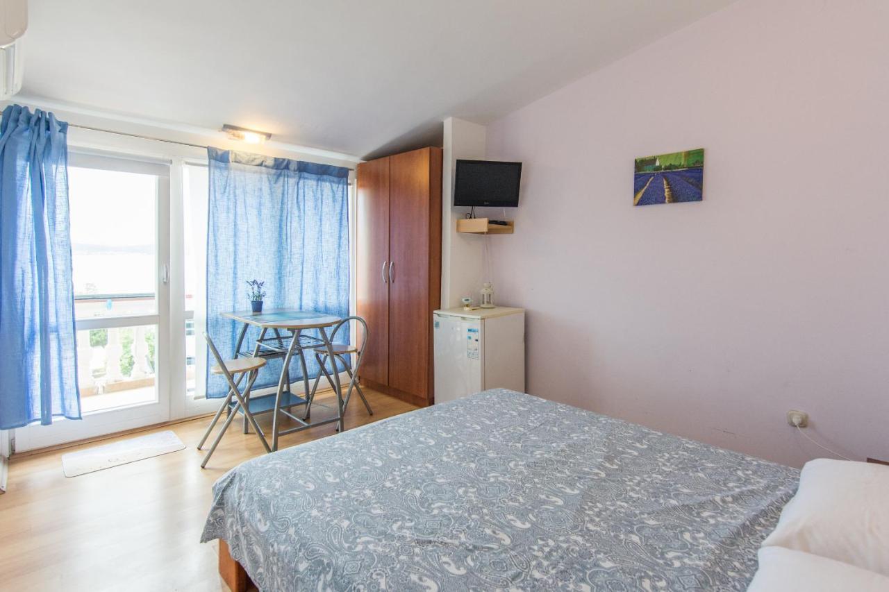 Sobe Rolo Uz More Hotel Biograd Na Moru Buitenkant foto