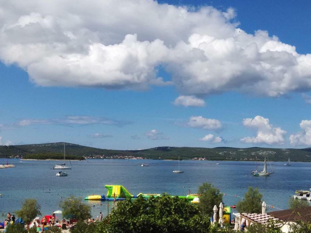 Sobe Rolo Uz More Biograd Na Moru Buitenkant foto