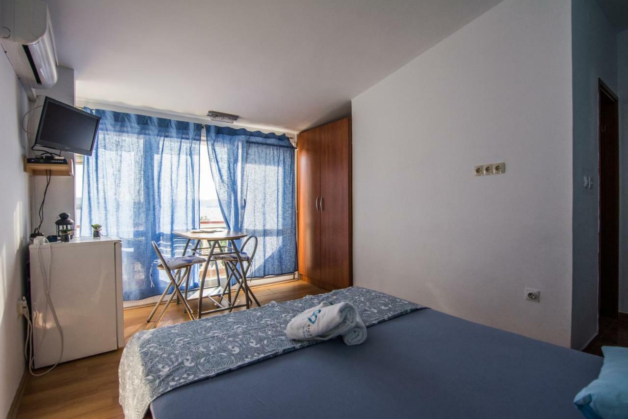 Sobe Rolo Uz More Hotel Biograd Na Moru Buitenkant foto