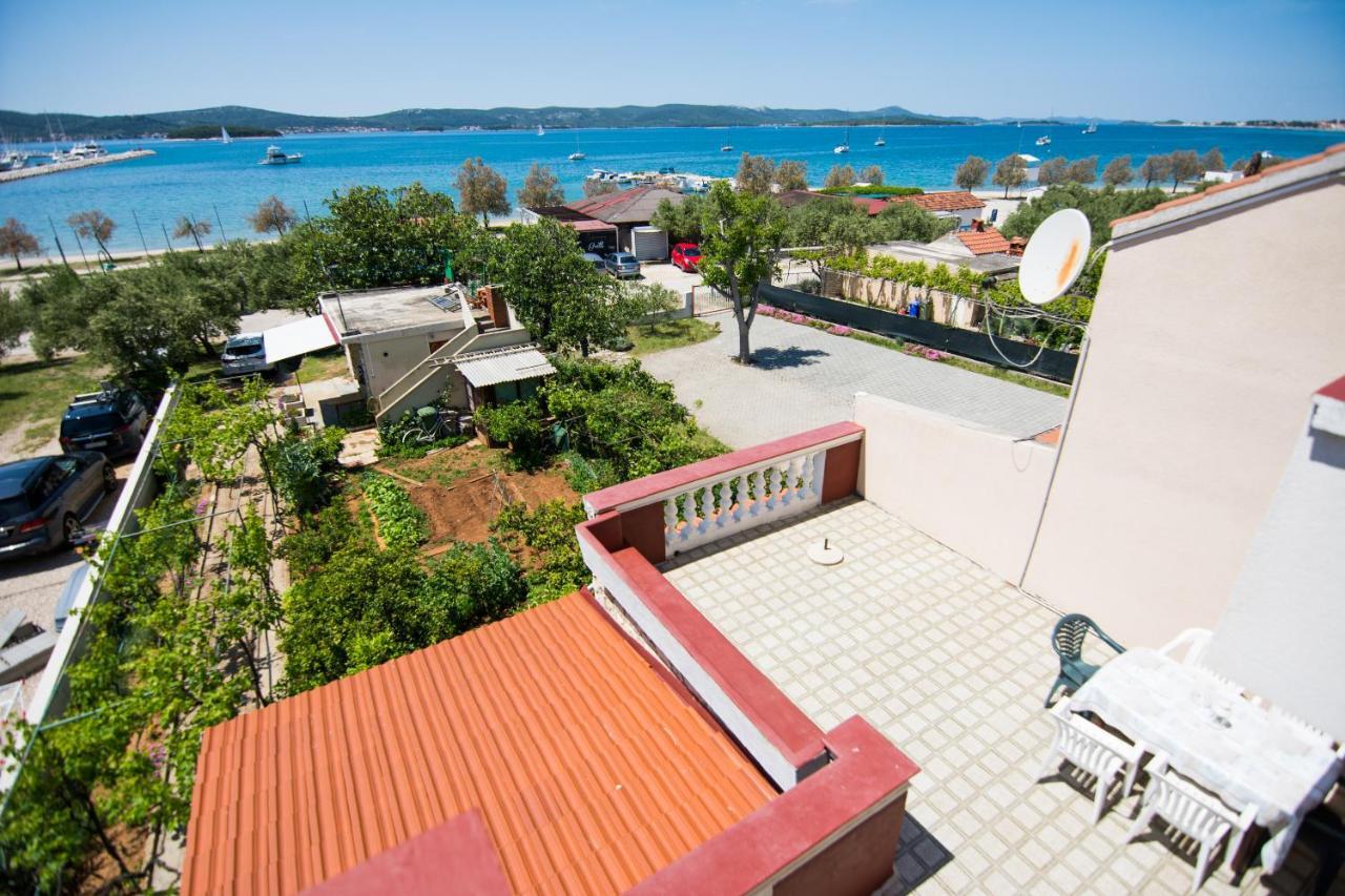 Sobe Rolo Uz More Hotel Biograd Na Moru Buitenkant foto